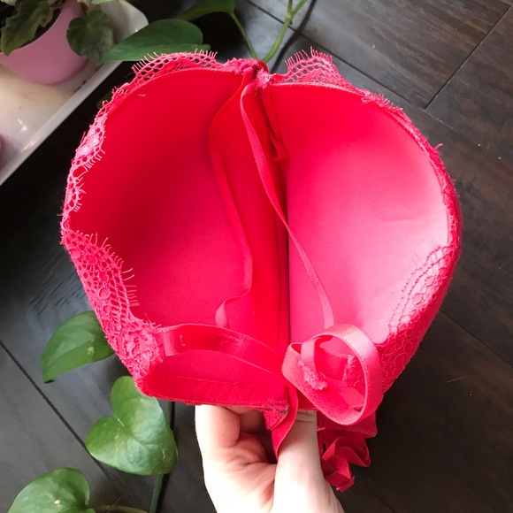 La Senza Red Lacey Push-up Bra - Picture 2 of 6